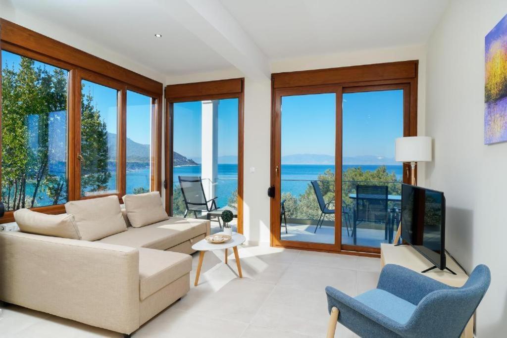 Villa Victoria By La Scala Beach Limenas  Bagian luar foto